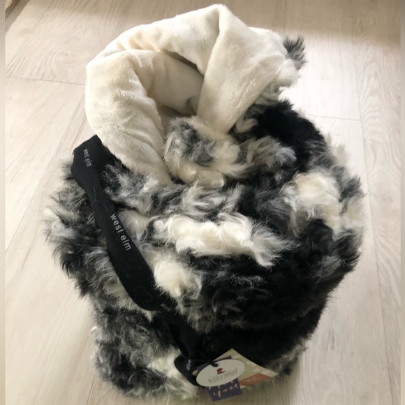 NWT West Elm Faux Fur Shearling Throw Blanket - Picture 9 of 16